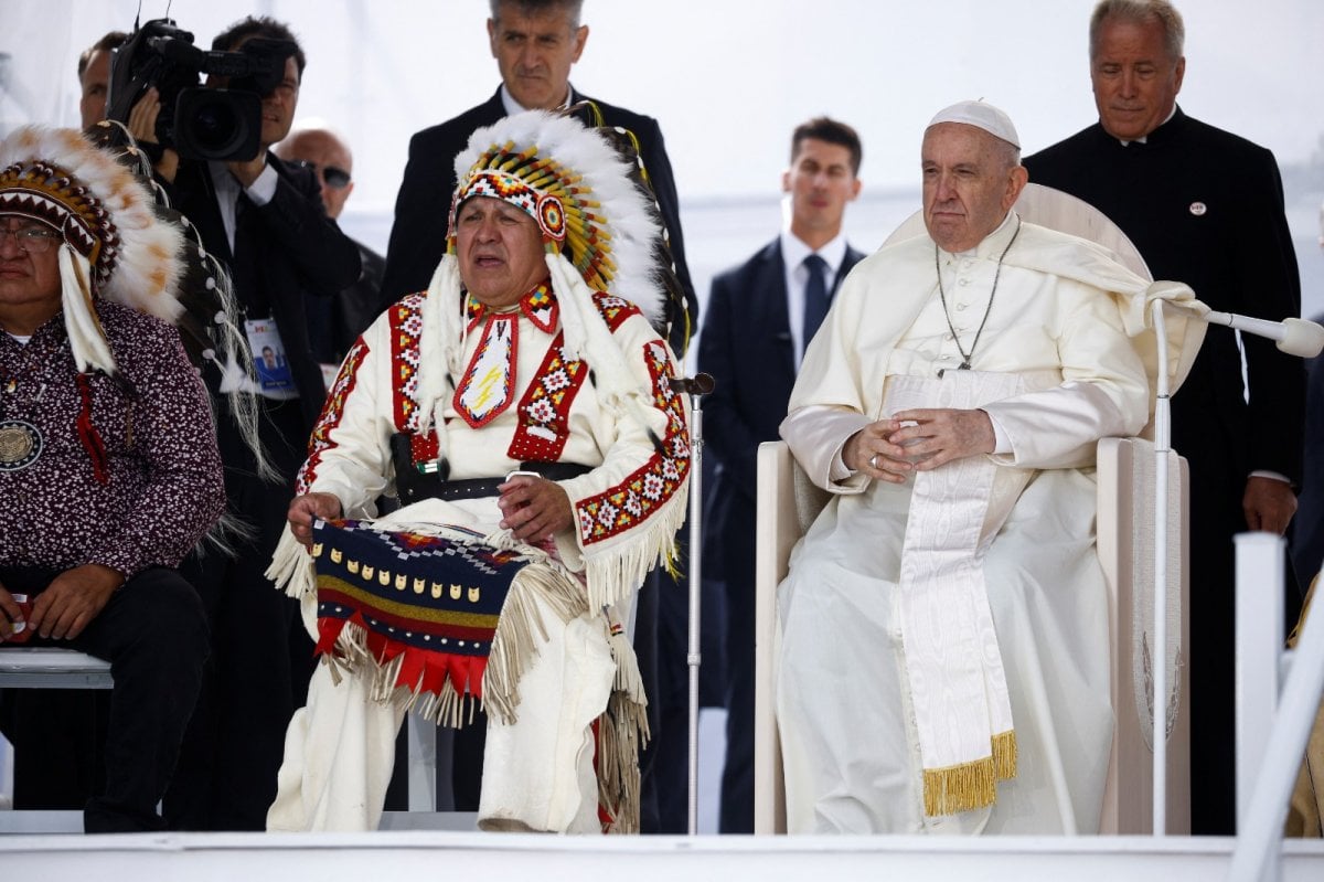 Pope Francis apologizes to natives in Canada #5
