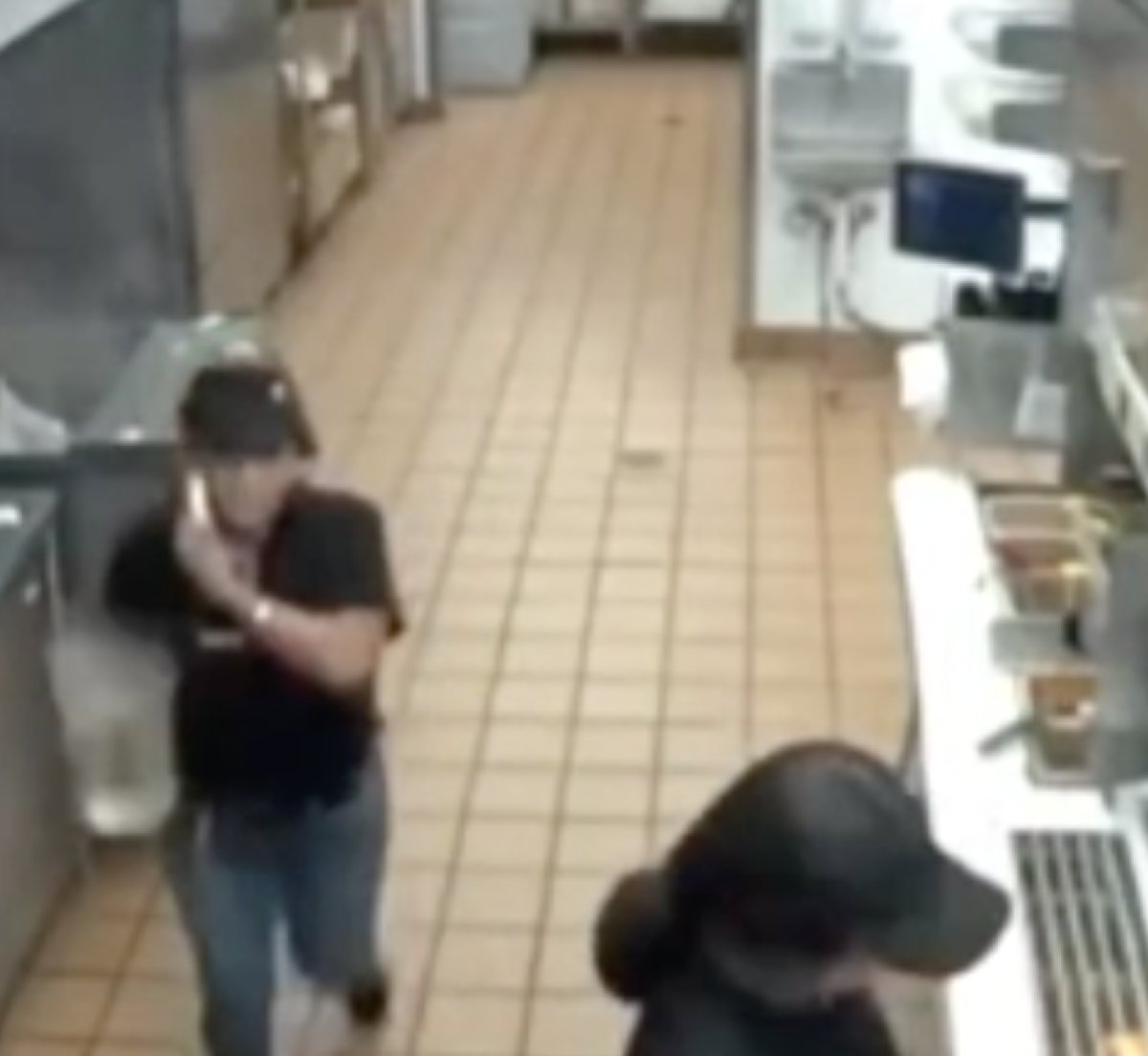 Restaurant manager in Texas threw boiling water at customers #4