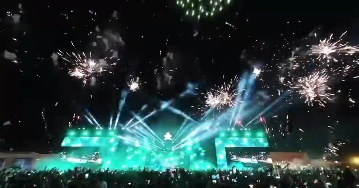Doğubayazıt’ta 30 bin kişi konserde eğlendi #2