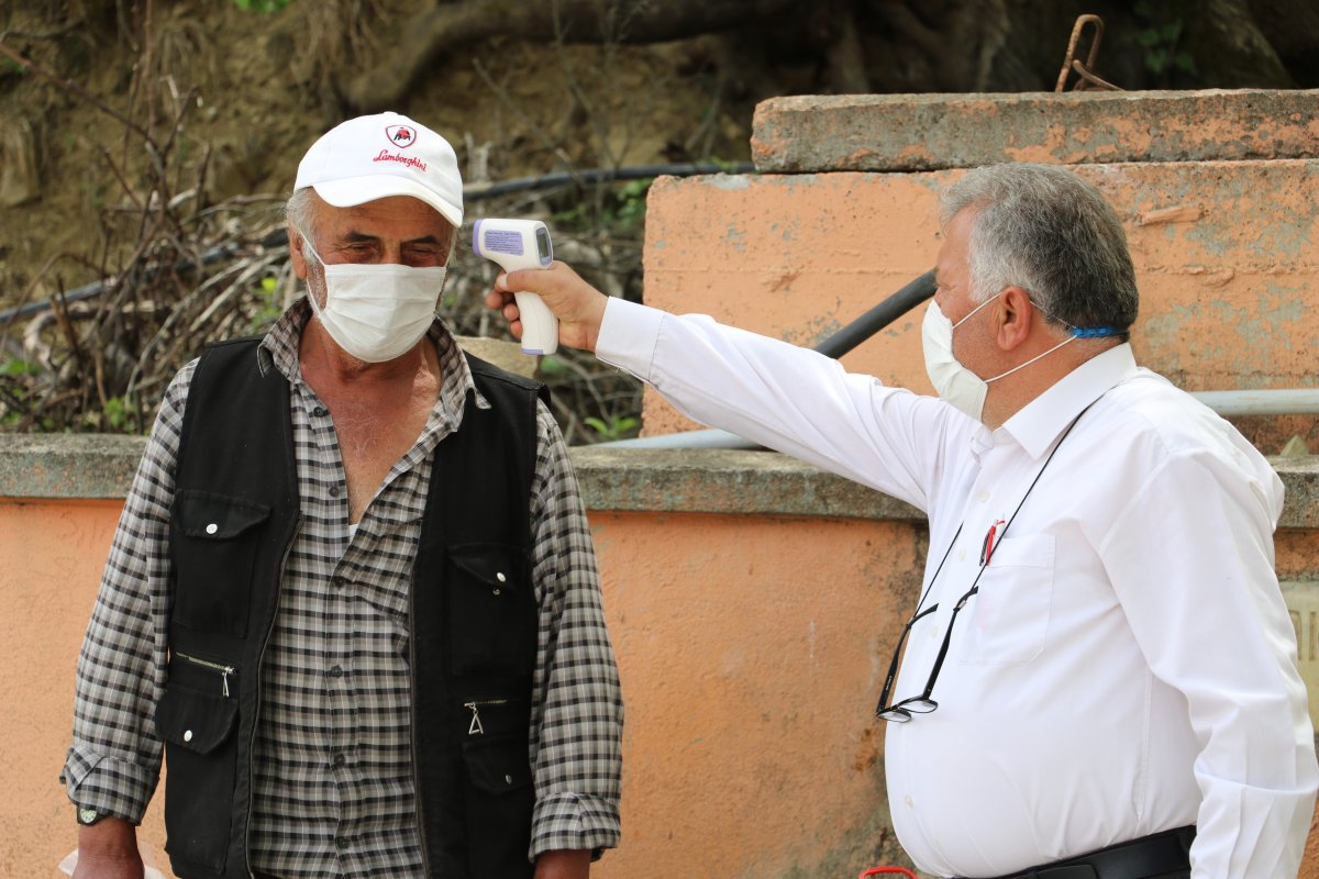 Amasya nın  mavi köyü  Gökpınar da 2.5 yıl sonra ilk koronavirüs vakası #4