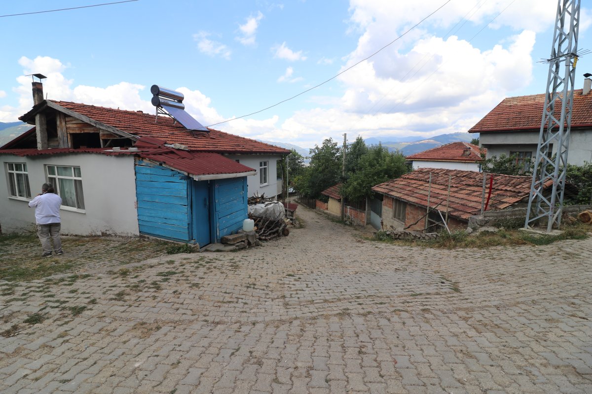 Amasya nın  mavi köyü  Gökpınar da 2.5 yıl sonra ilk koronavirüs vakası #3