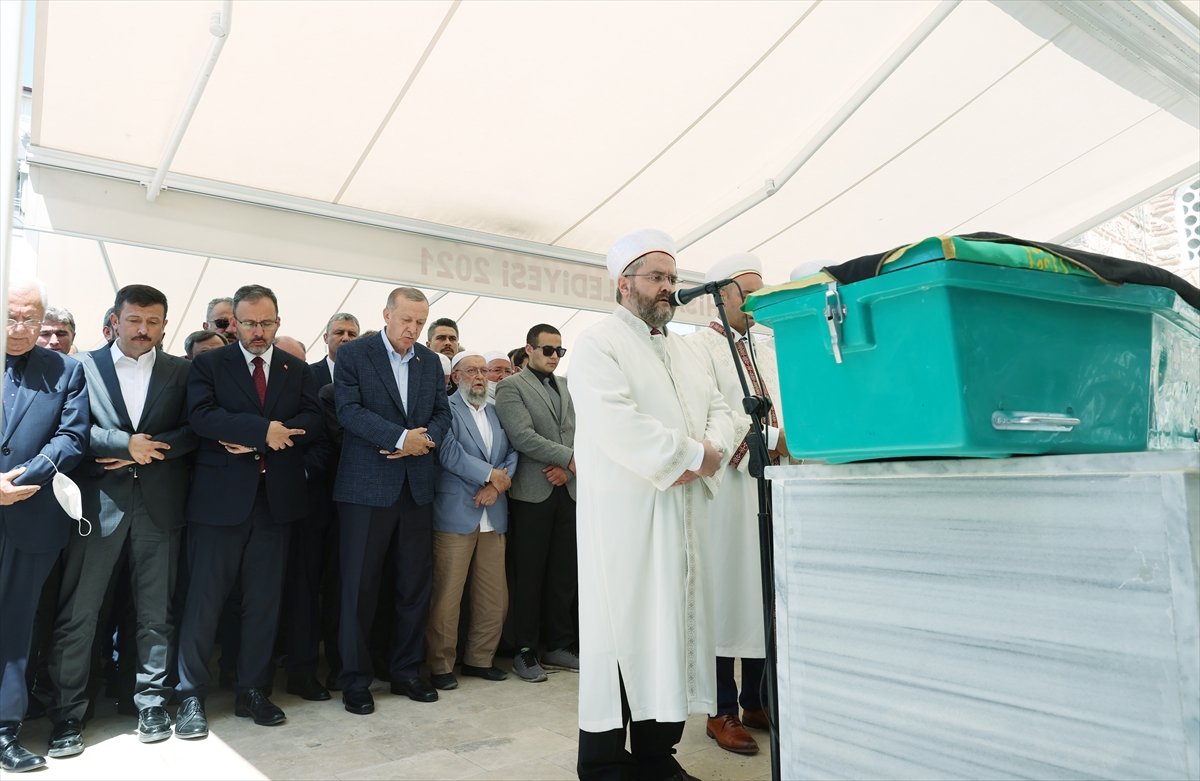 Cumhurbaşkanı Erdoğan, Hakan Füzün ün cenaze törenine katıldı #2