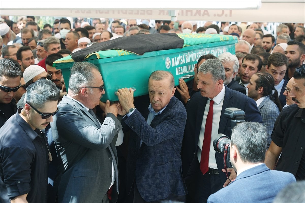 Cumhurbaşkanı Erdoğan, Hakan Füzün ün cenaze törenine katıldı #6