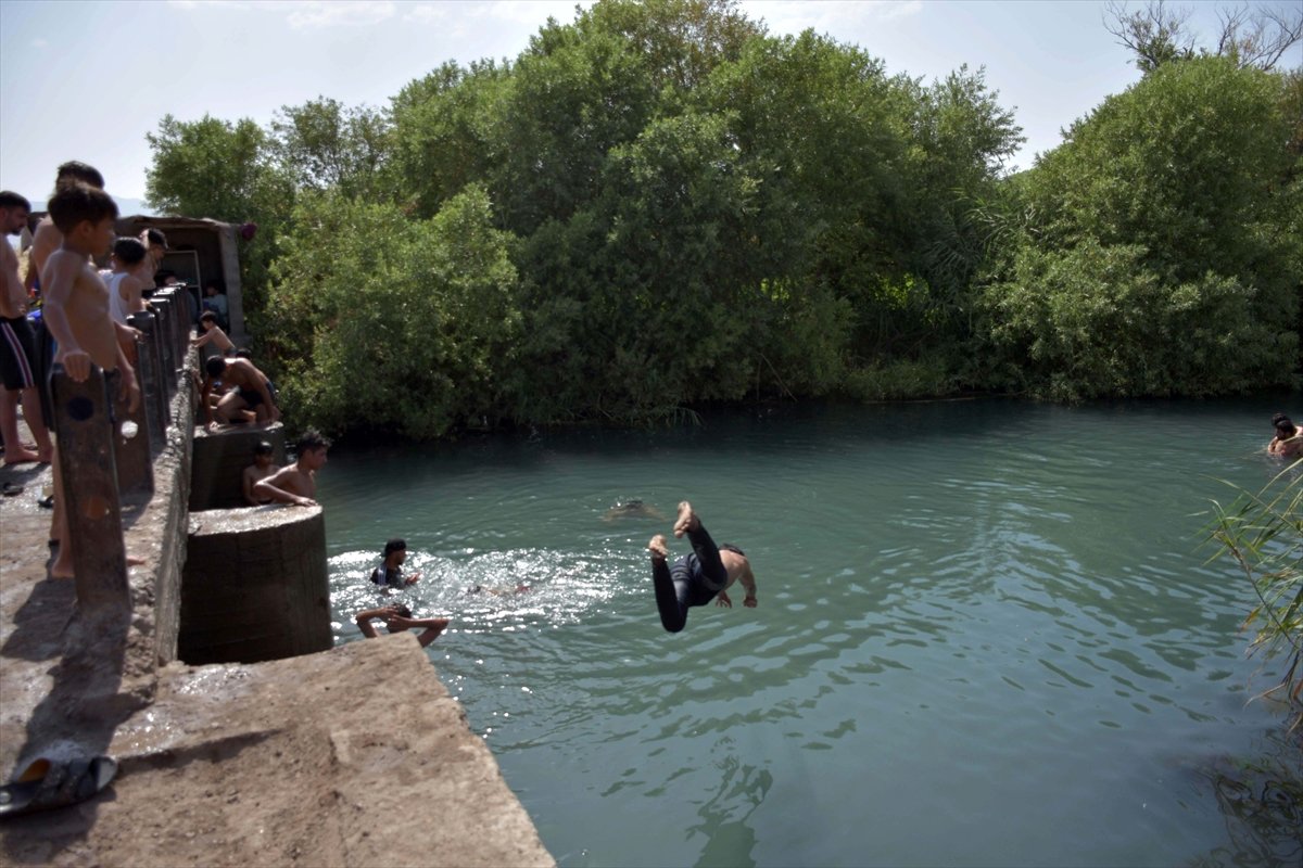 People in Sulaymaniyah enter the rivers to cool off #10