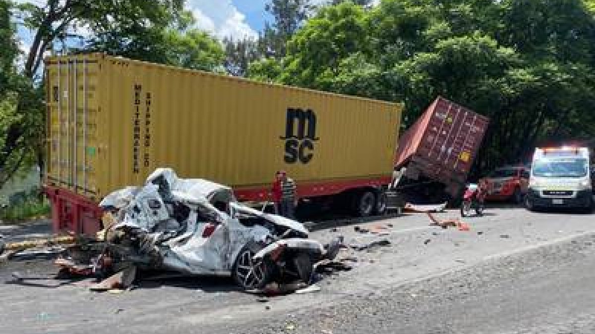 Truck hit 8 vehicles in Mexico: 1 dead 7 injured