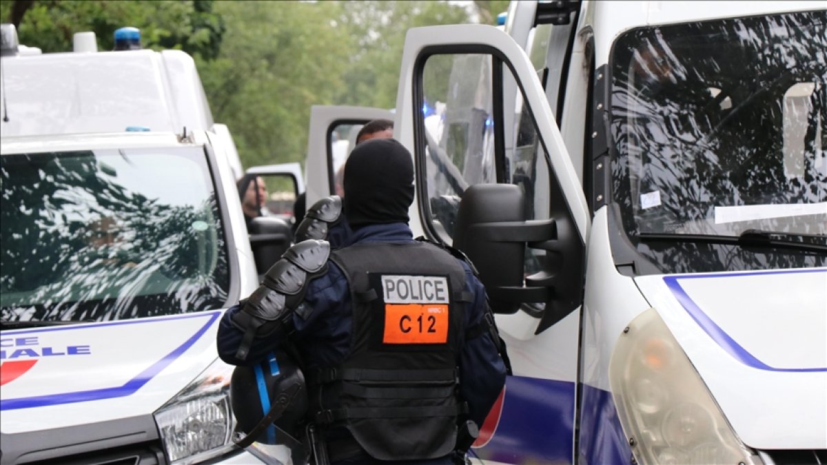 Paris'in banliyösünde 1 milyon dolarlık kuyumcu soygunu