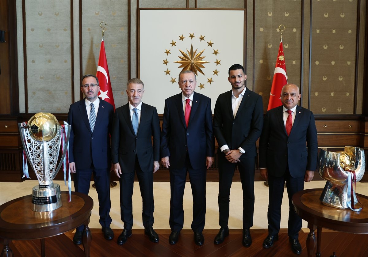 Cumhurbaşkanı Erdoğan, Trabzonspor Kulübü heyetini kabul etti #5