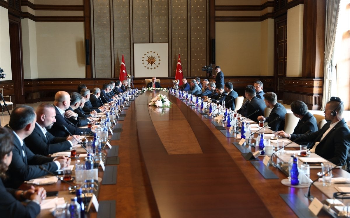 Cumhurbaşkanı Erdoğan, Trabzonspor Kulübü heyetini kabul etti #3