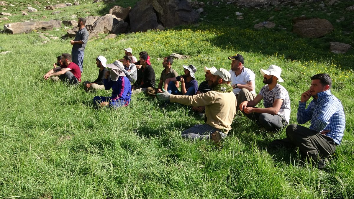 Hakkari li Kürt beyzbolu ile Amerikan beyzboluna rakip #12