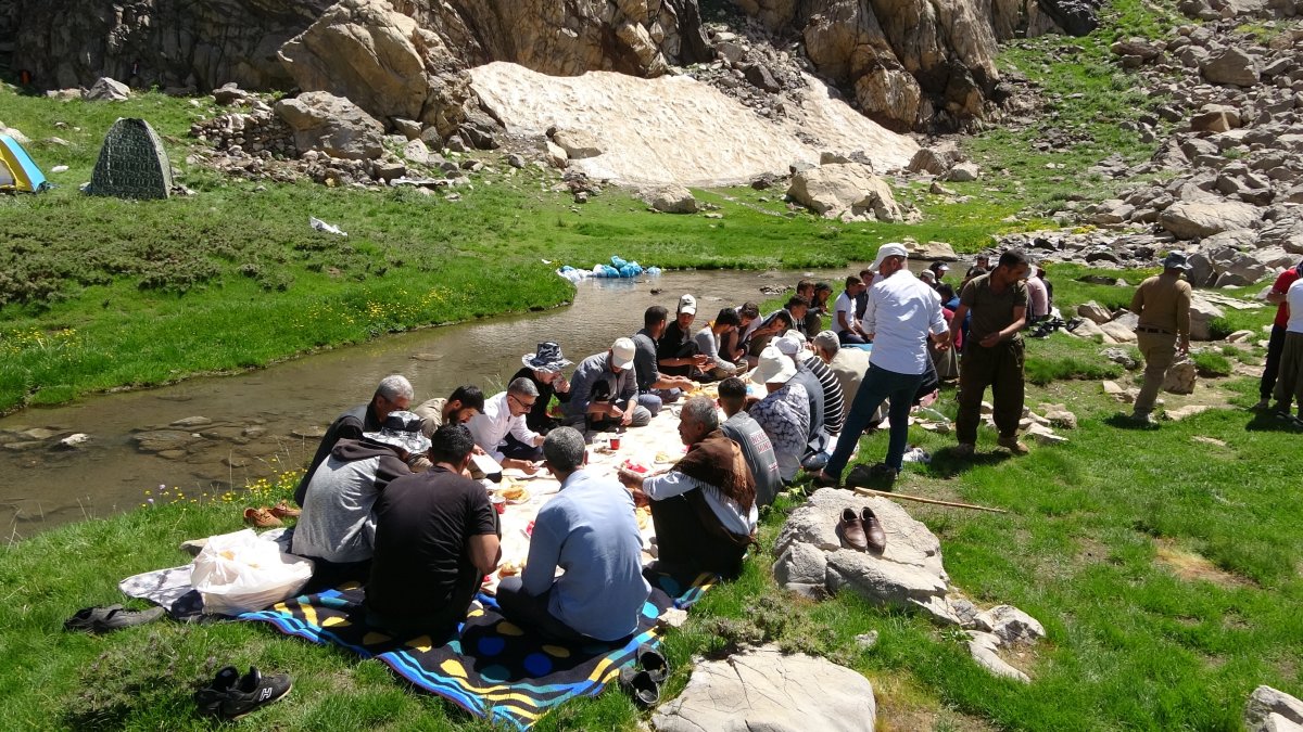 Hakkari li Kürt beyzbolu ile Amerikan beyzboluna rakip #11