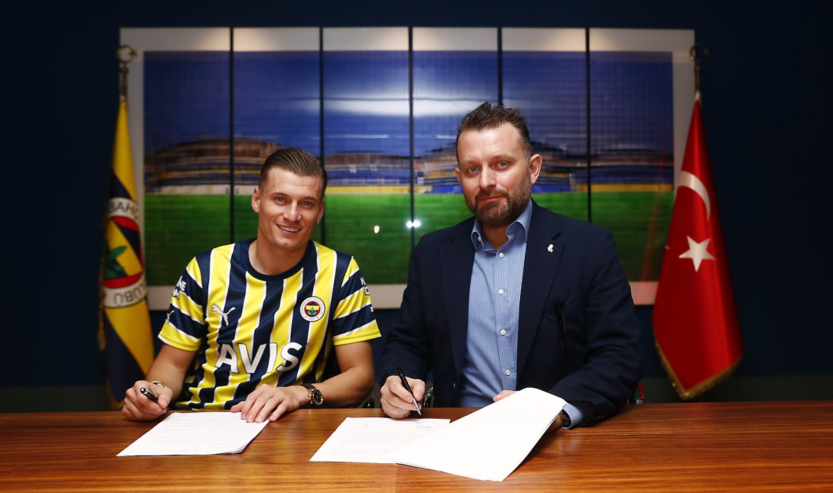 Fenerbahçe, Ezgjan Alioski nin transferi duyurdu #1