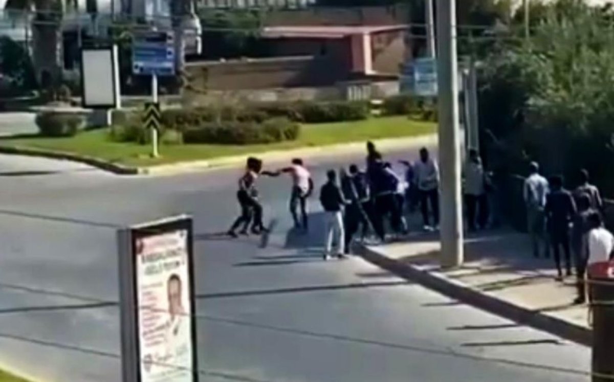 Fethiye de sokakta kavga eden 6 yabancı uyruklu şahıs sınır dışı edildi #1