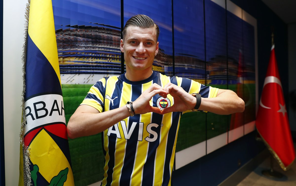 Fenerbahçe, Ezgjan Alioski nin transferi duyurdu #2