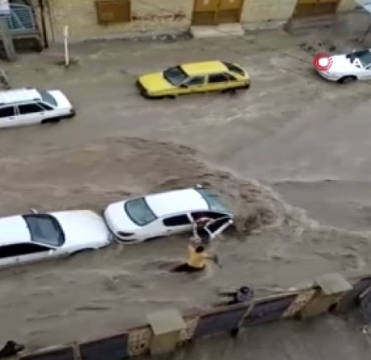 İran daki sel felaketinde can kaybı artıyor #2