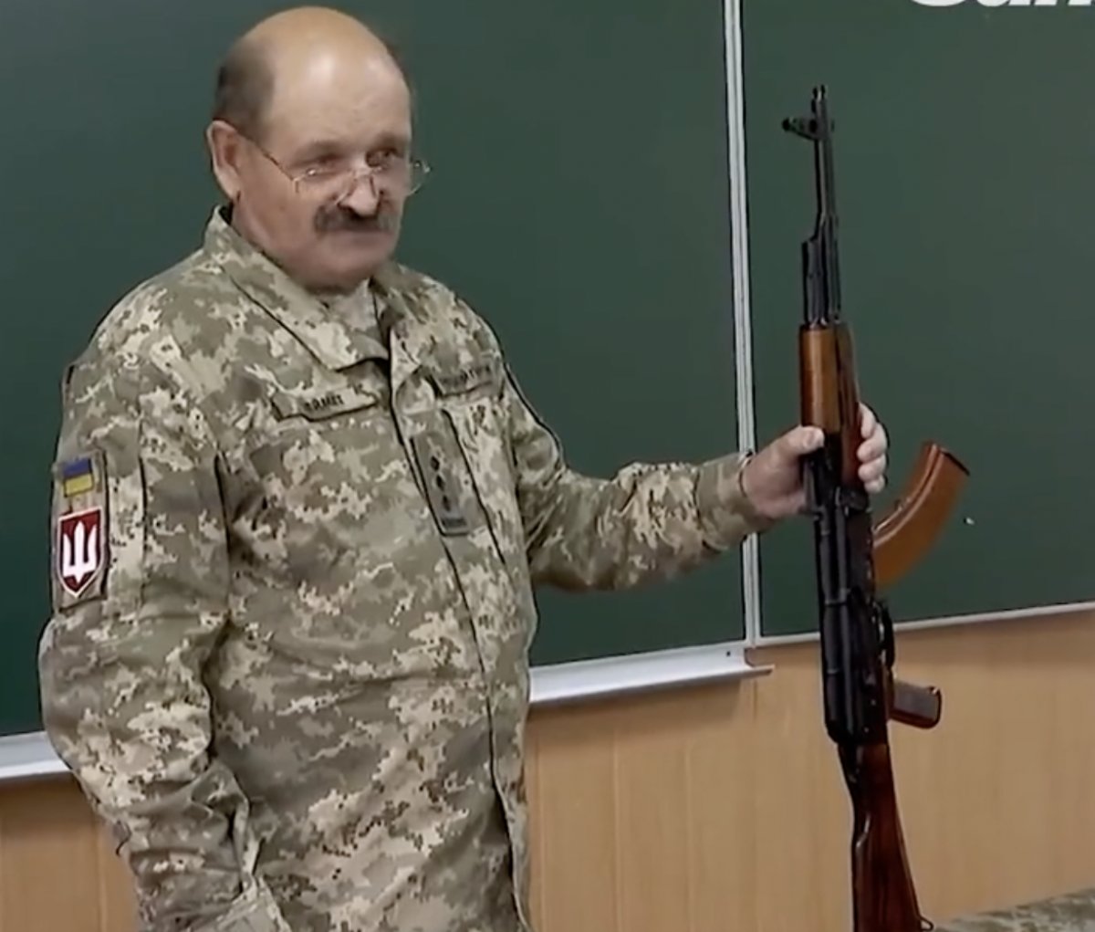 Weapons training for Ukrainian children at school #2