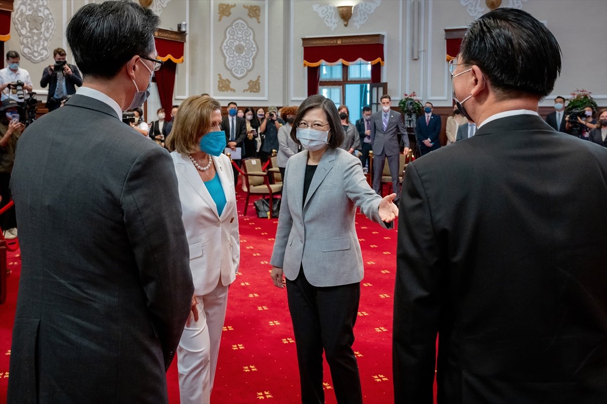 Tayvan, Pelosi ye şeref madalyası verdi #7