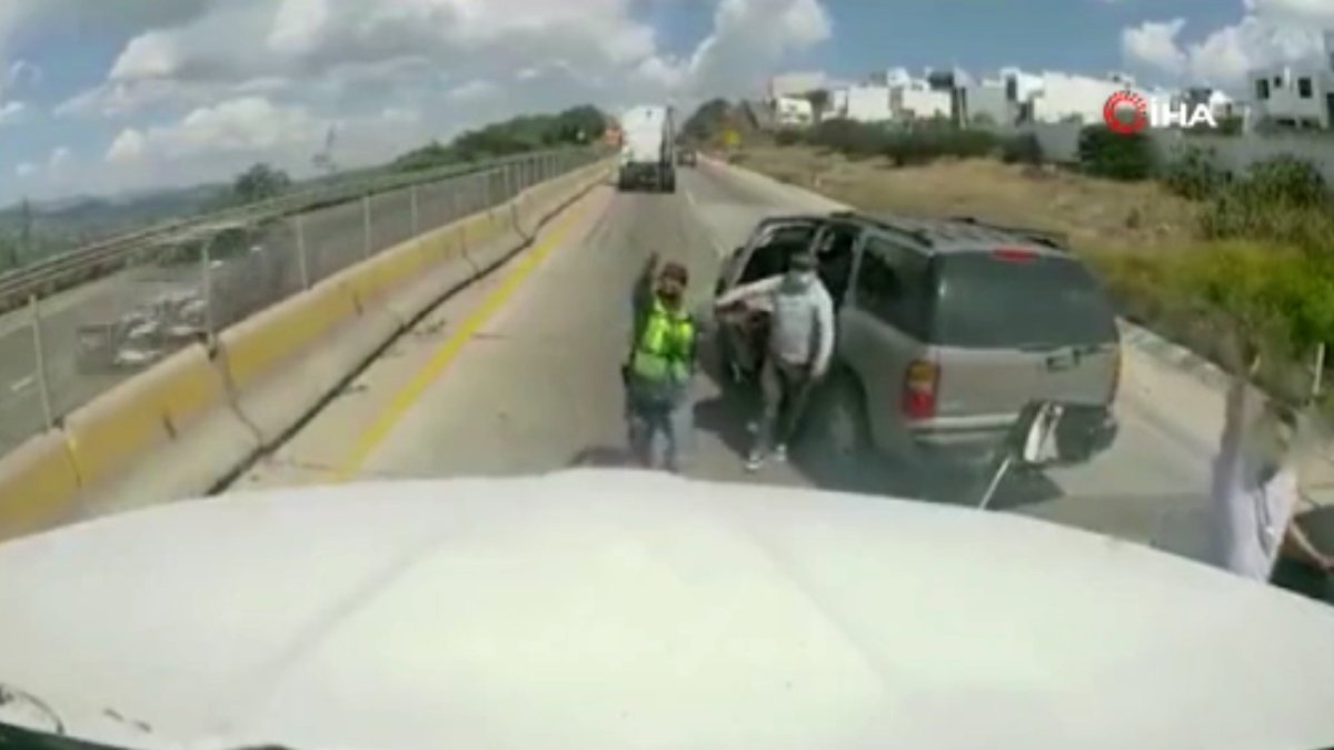 Gunmen stole a truck in Mexico #2