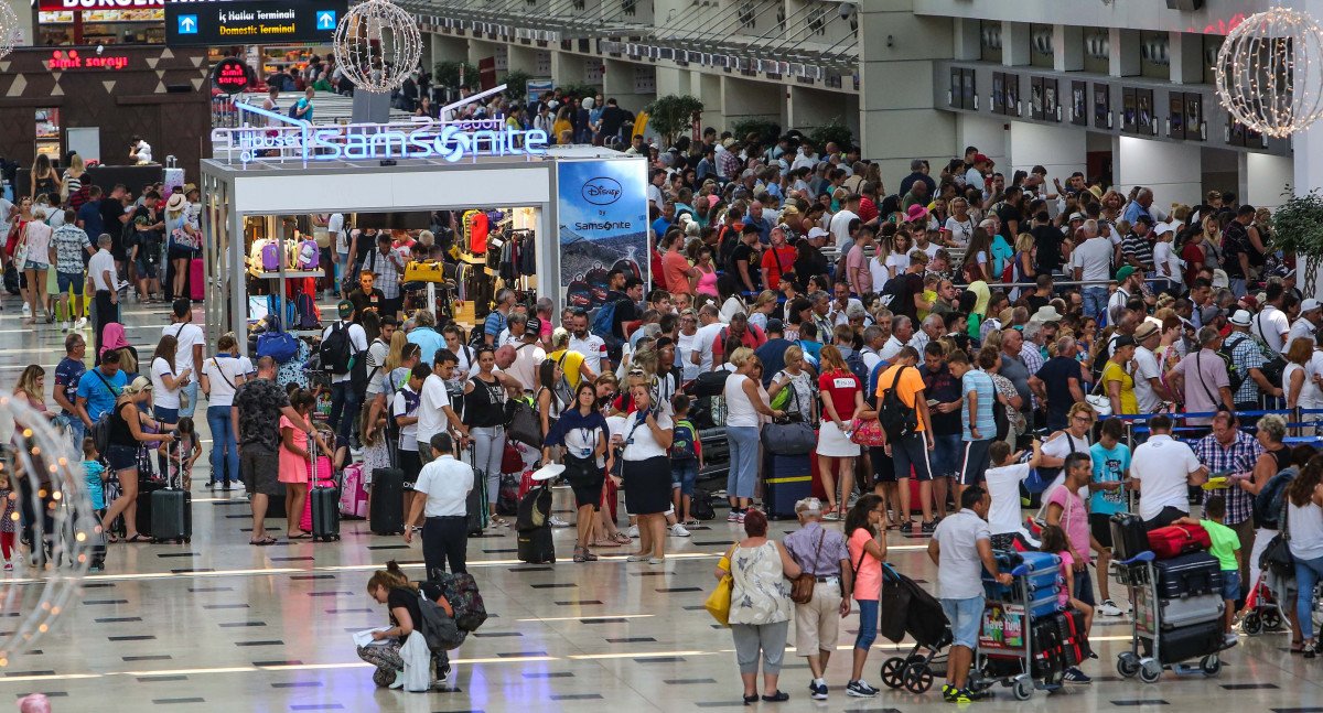 Antalya ya hava yolu ile gelen turist sayısı 7 milyonu aştı #1