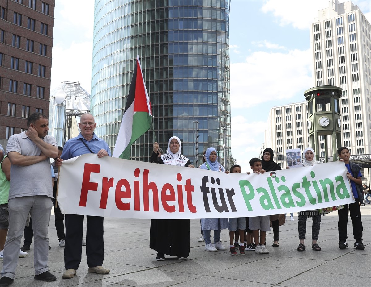 Almanya da İsrail’in saldırısı altındaki Gazze için dayanışma gösterisi yapıldı #6