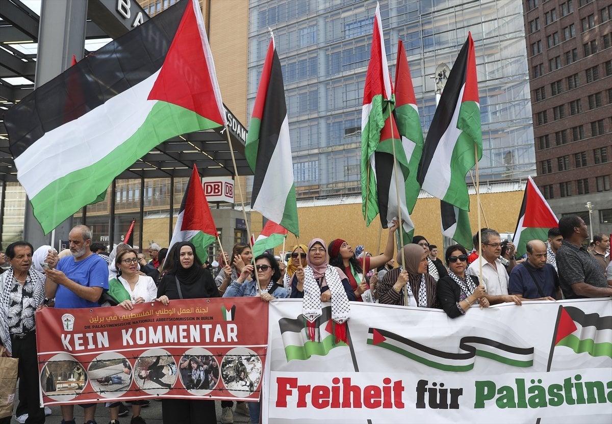 Almanya da İsrail’in saldırısı altındaki Gazze için dayanışma gösterisi yapıldı #2