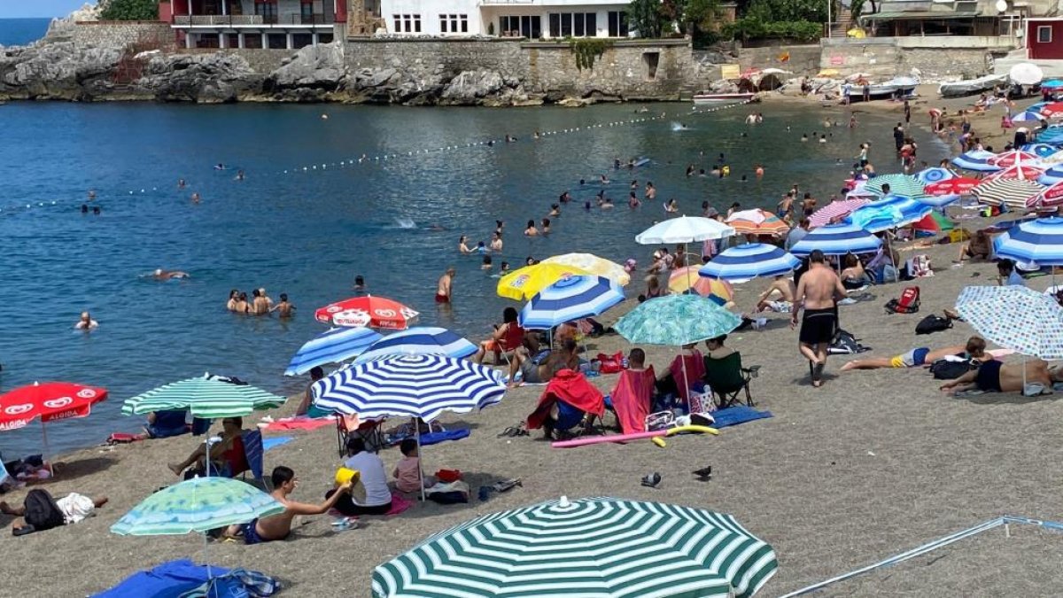 Tatilcilerin yeni gözdesi Kapuz Plajı, Akdeniz sahillerini aratmıyor #1