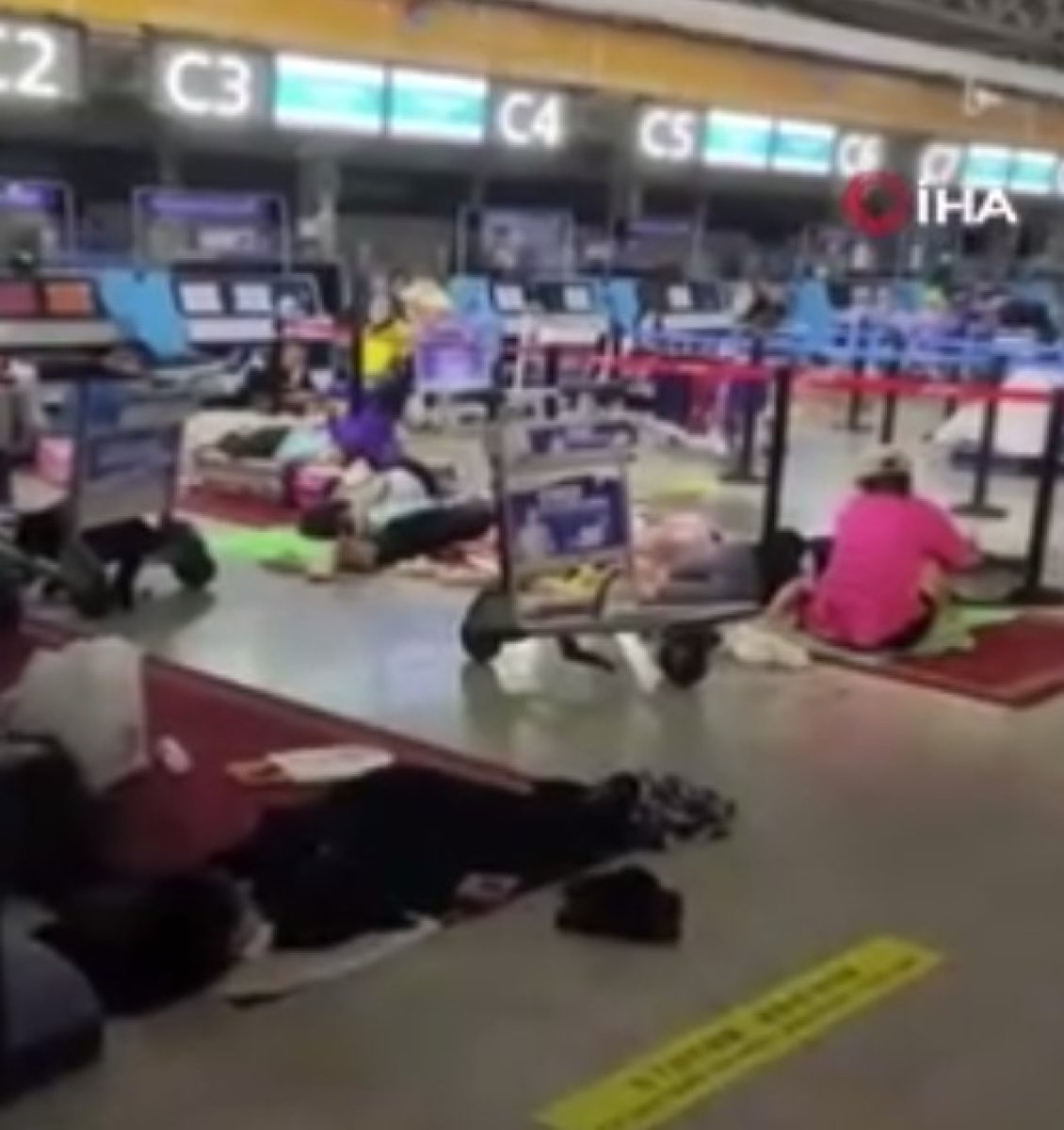 Coronavirus alarm in China: 80 thousand tourists stranded #2