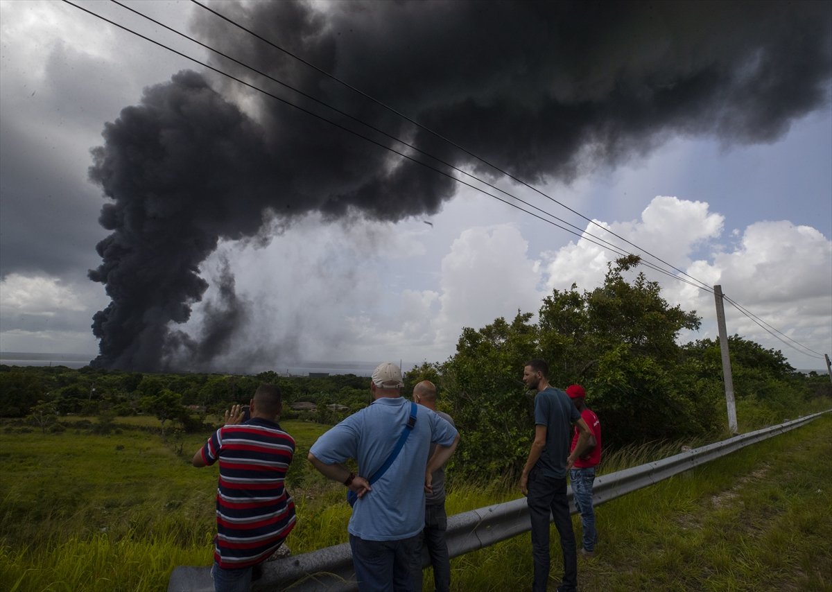 Küba da petrol depolama tesisi patladı #4