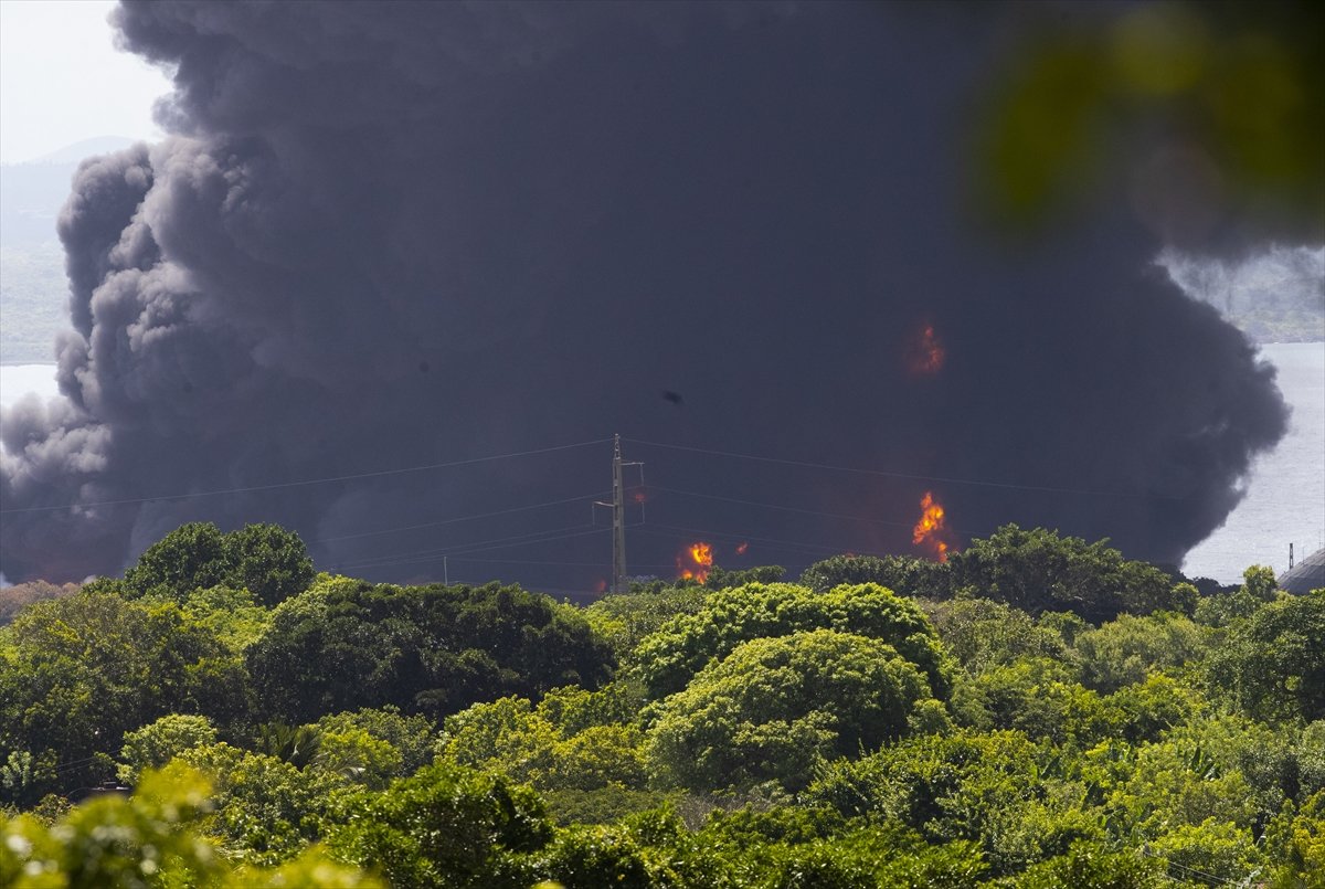 Oil storage facility exploded in Cuba #5