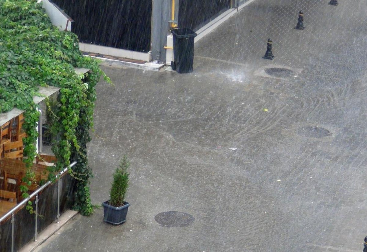 Muğla da ağustos yağmuru fırtınaya neden oldu #3