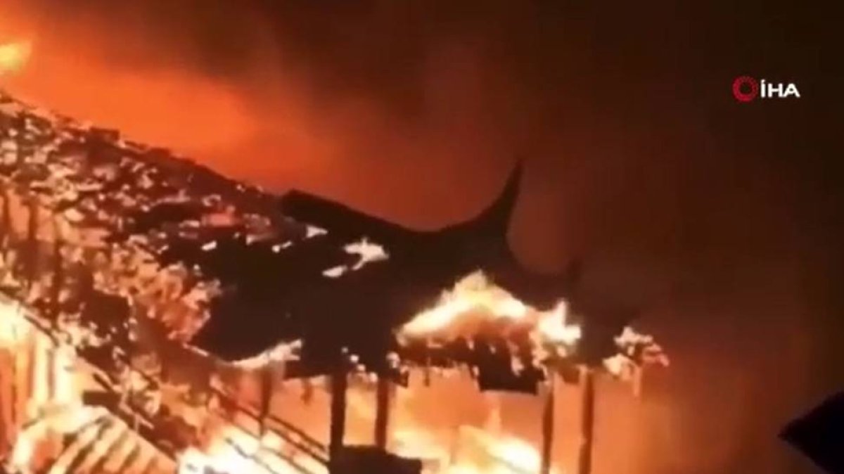 The 900-year-old Wan'an Bridge in China burned out #3