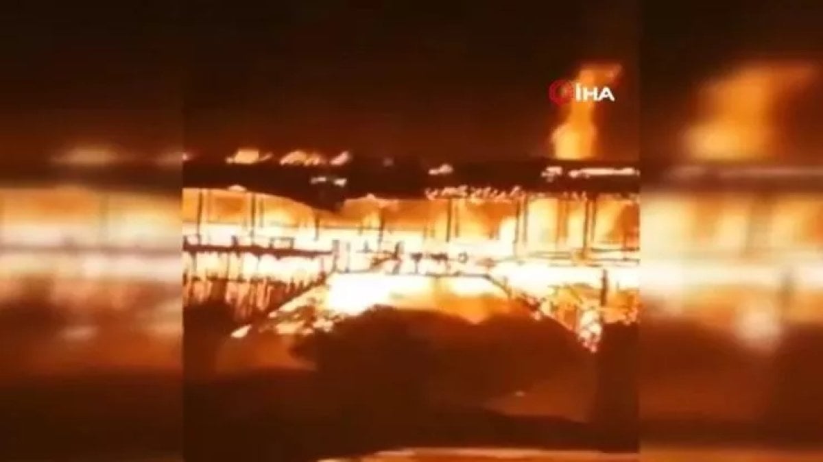 900-year-old Wan'an Bridge in China burns down #1