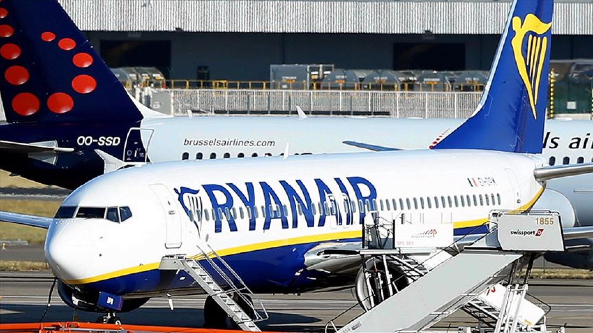 İspanya da Ryanair hava yolu şirketi çalışanları greve başladı #2