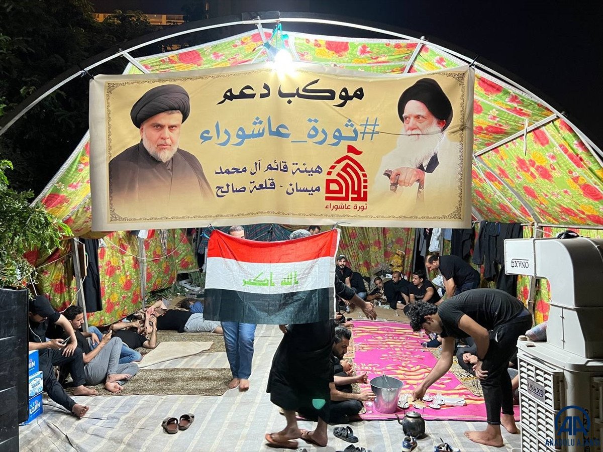 Irak’ta Sadr’ın destekçileri eylem alanını genişletmek için talimat bekliyor #3