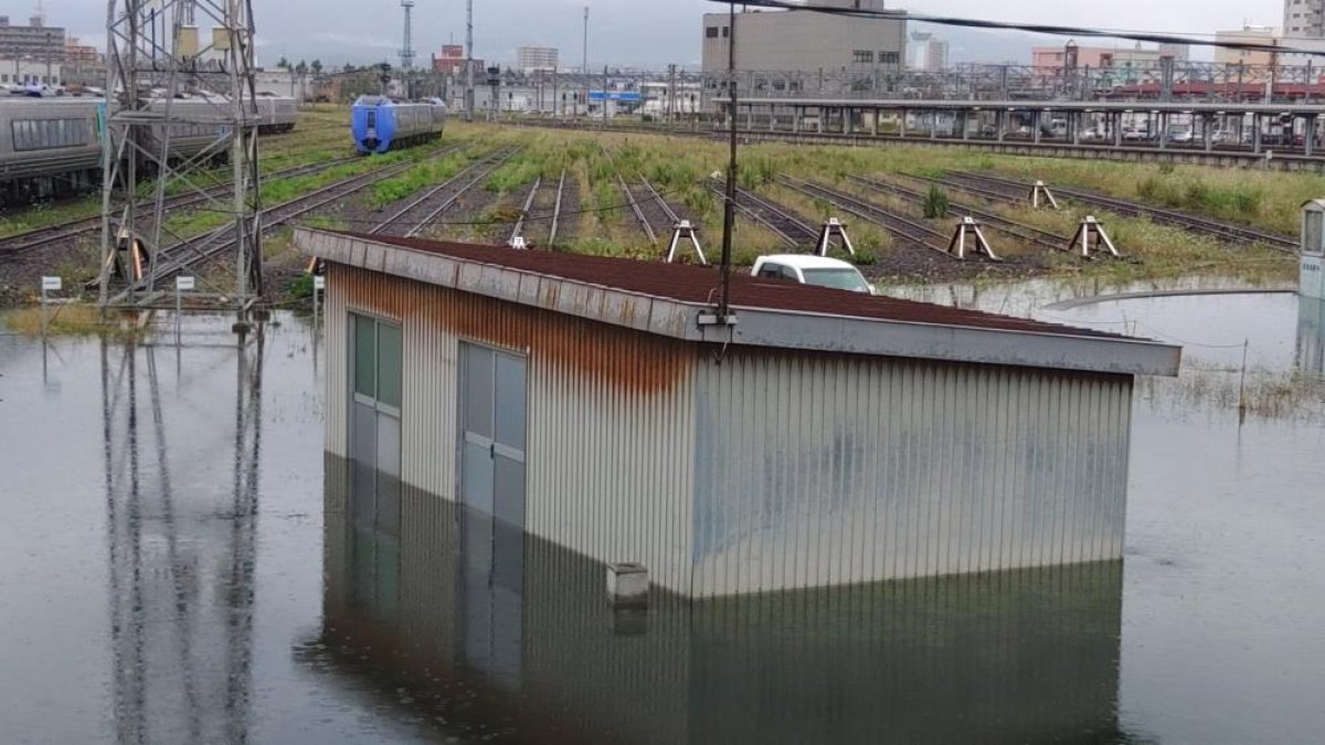 Emergency safety warning issued to 51 thousand people due to heavy rain in Japan #3
