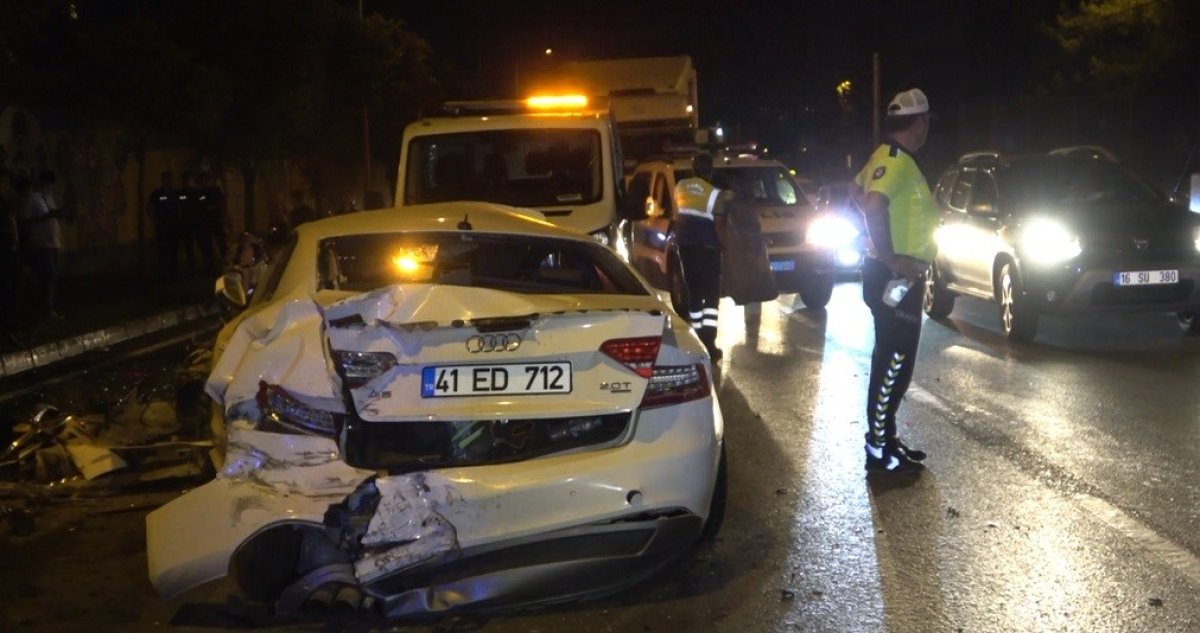 Bursa da zincirleme kaza: 1’i ağır 5 yaralı #1