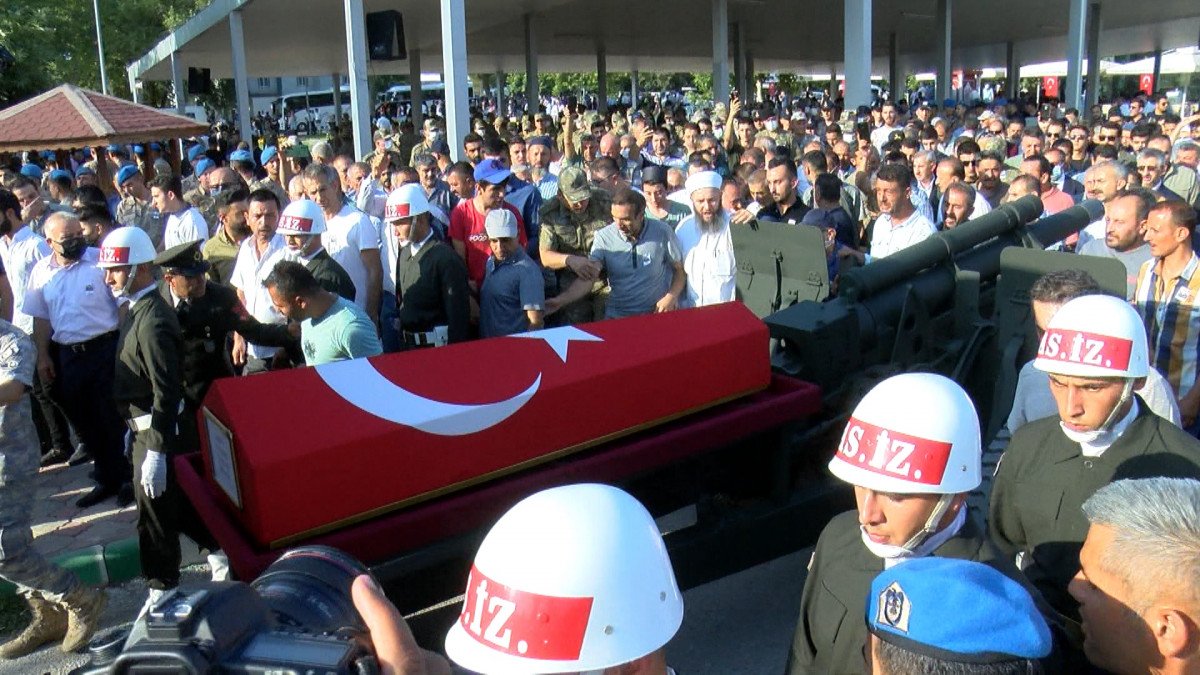 Pençe-Kilit Harekatı’nda şehit olan Uzman Çavuş Halil Koç için cenaze töreni düzenlendi #2