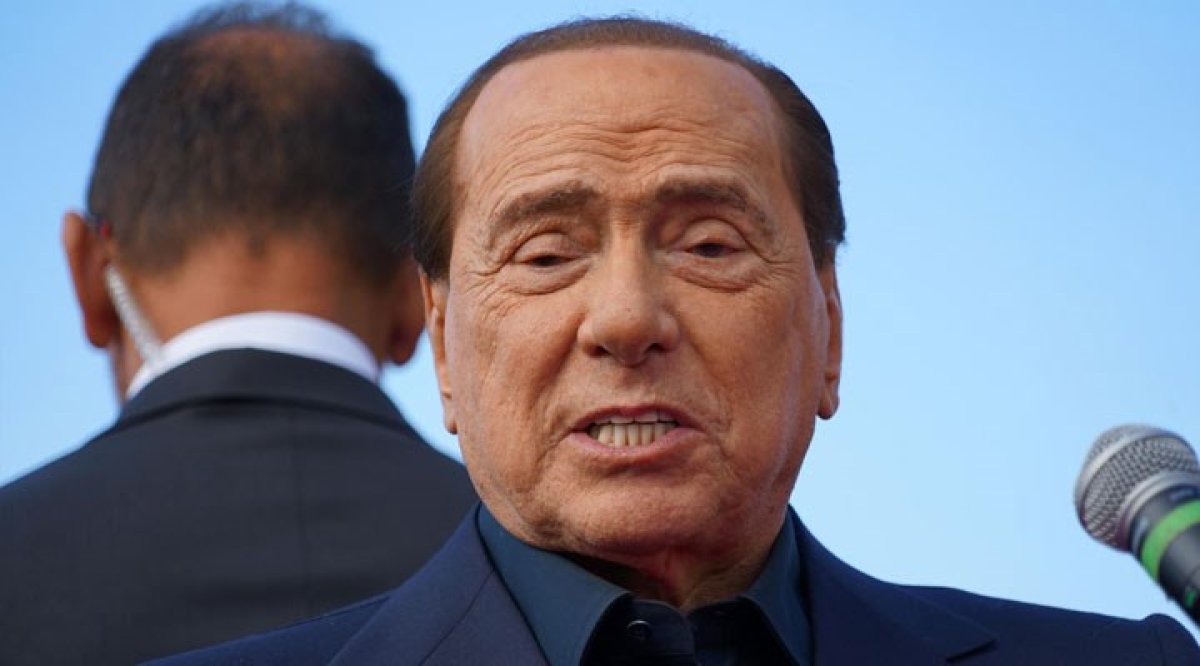 İtalya da eski başbakan Berlusconi, seçimlerde aday olmayı düşünüyor #1