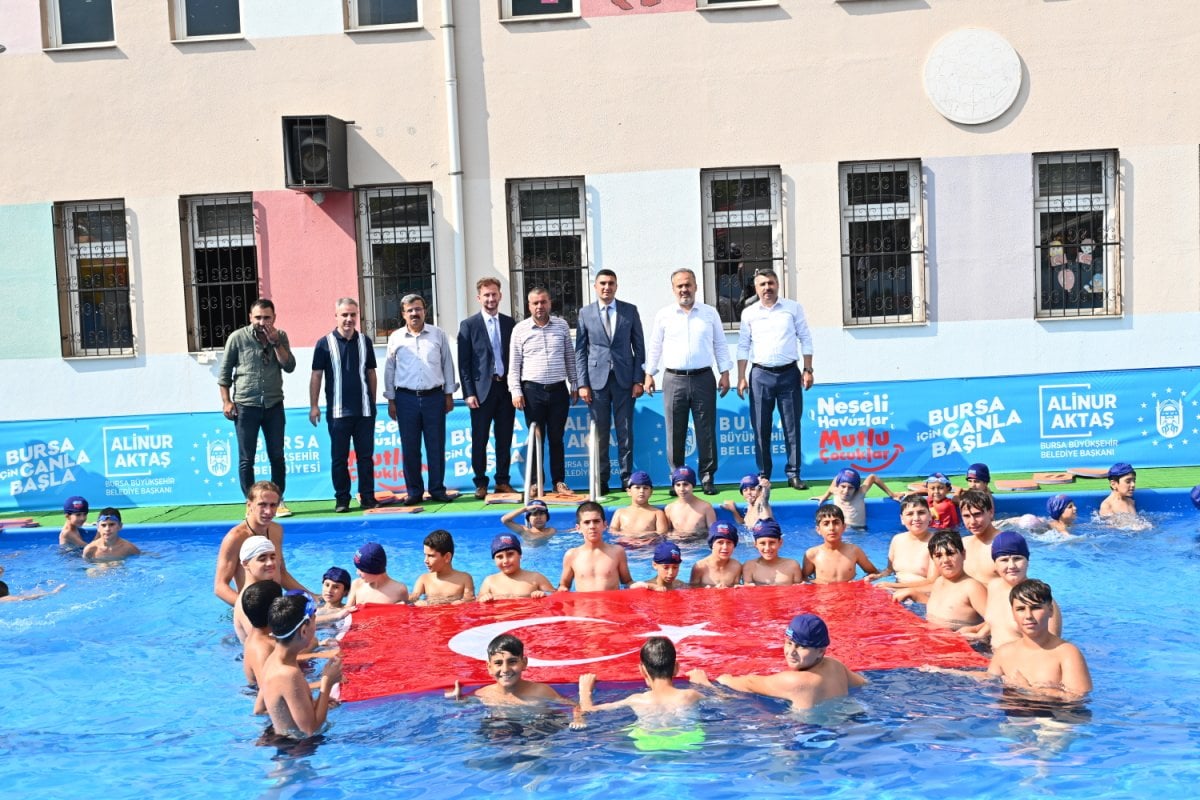 Bursa Büyükşehir Belediyesi nin  Neşeli Havuzlar Mutlu Çocuklar  projesi #9