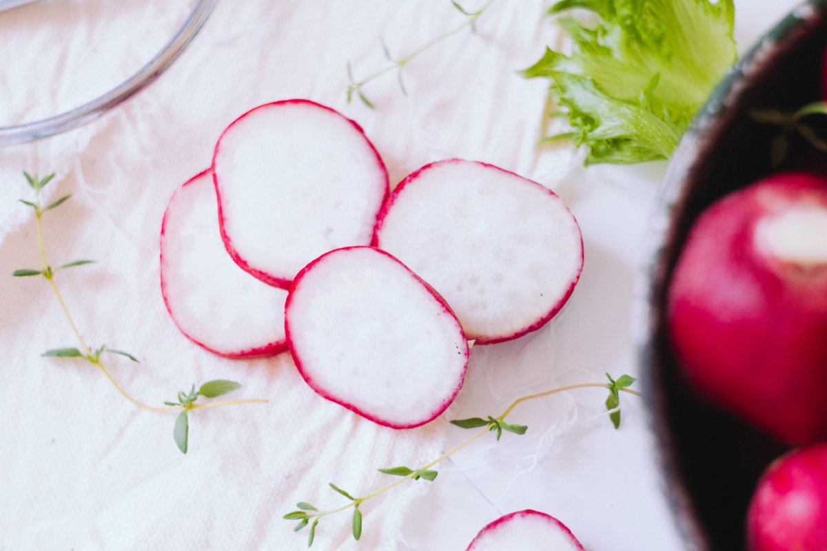 Il aide à perdre du poids et à lutter contre le cancer !  10 bienfaits méconnus des radis... #1