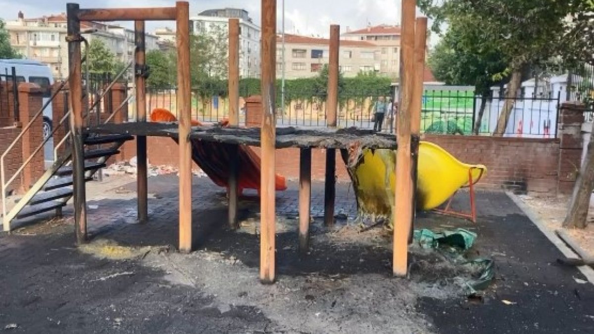 Küçükçekmece’de oyun oynayan çocuklar, okulun parkını yaktı