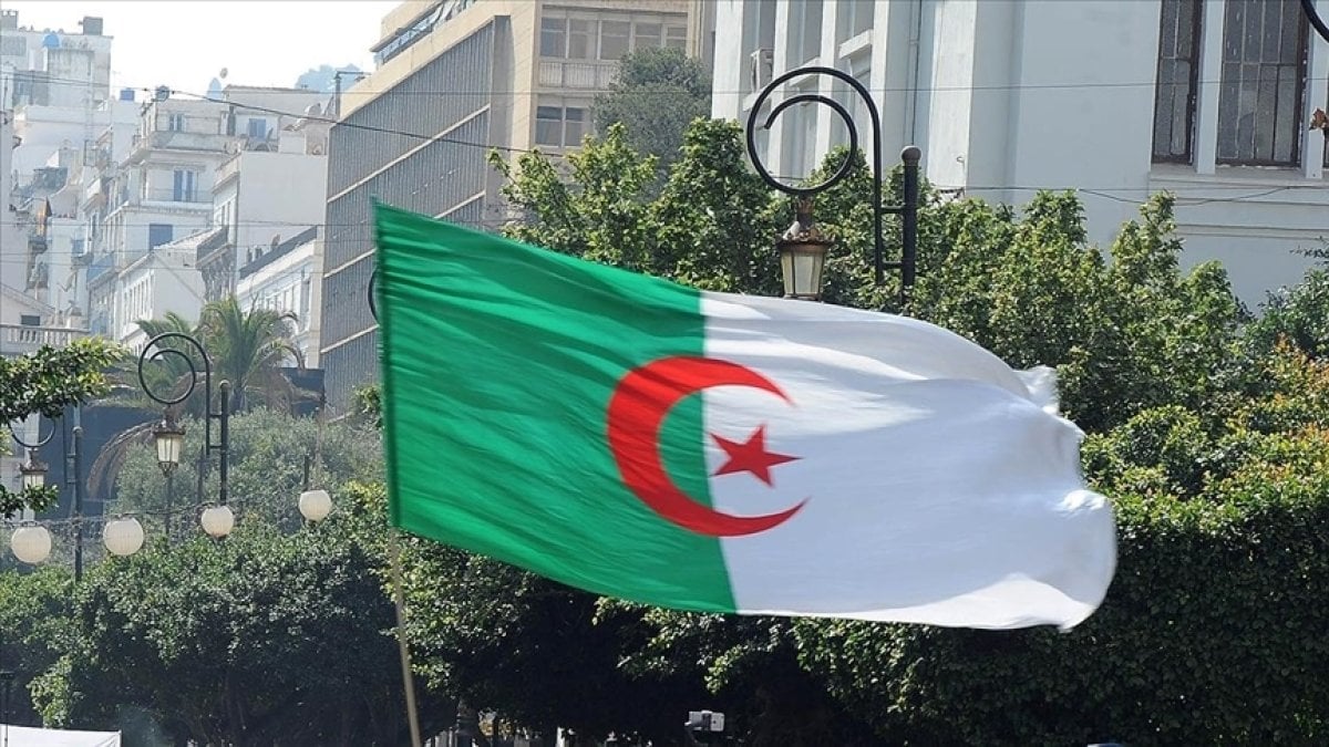 Cezayir, İspanya’dan çektiği büyükelçisini Fransa’ya atadı #1