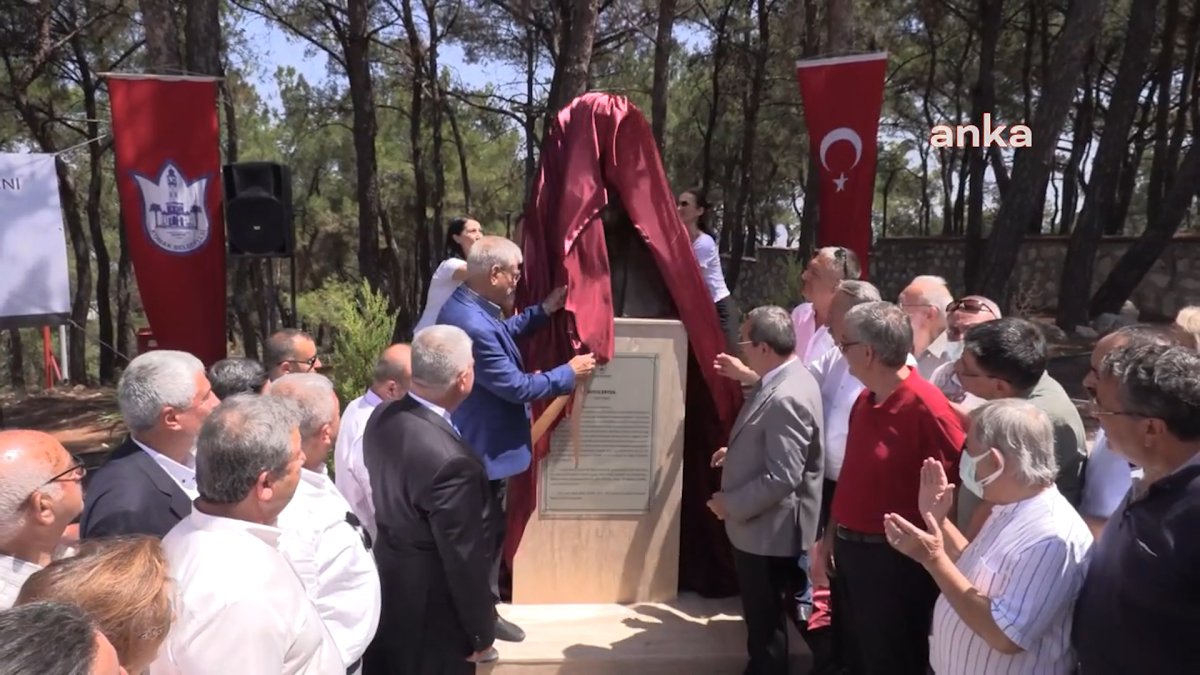 CHP li Konak Belediyesi heykel açılışı yaptı  #2