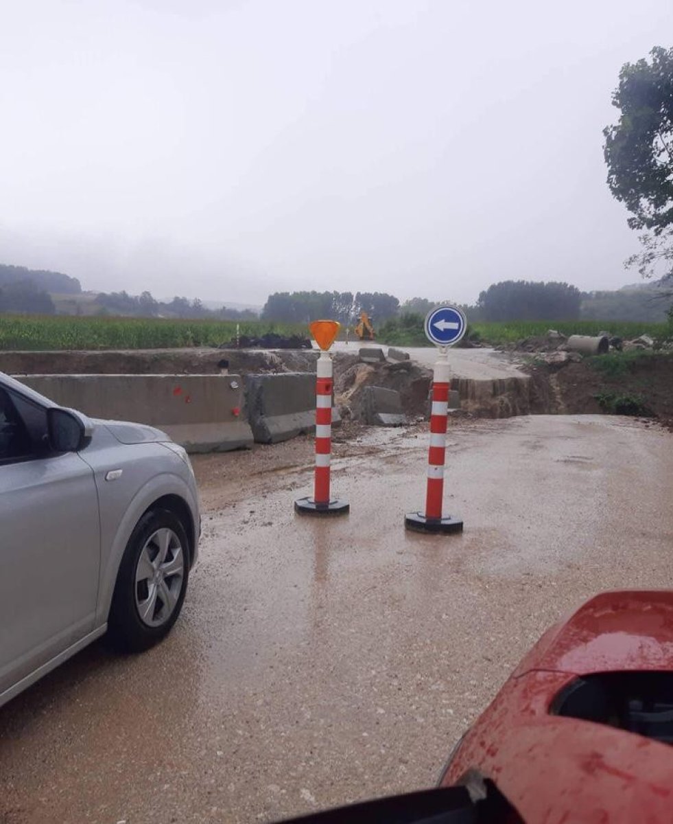 Kocaeli ve Sakarya’yı bağlayan geçici yolu sel aldı  #2