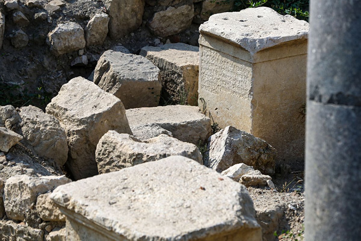Adana da Anavarza Antik Kenti nde gladyatör mezarları keşfedildi #3