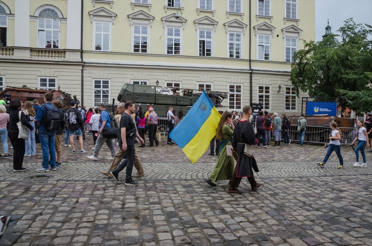 Rus teçhizatları, Ukrayna'da sergileniyor