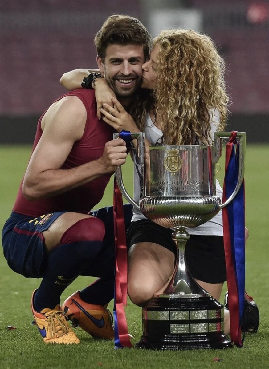 Pique forgot about Shakira and set sail for a new love #4