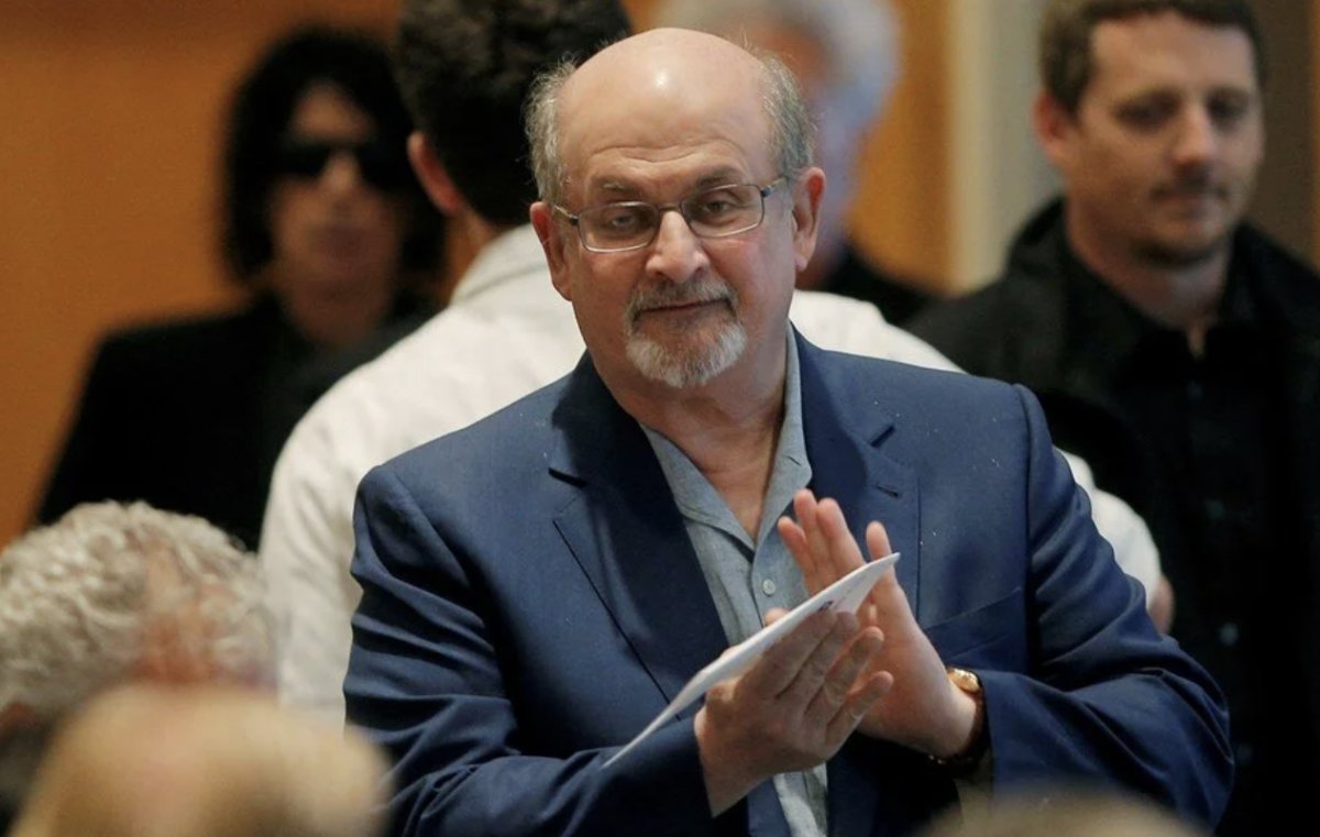 Salman Rushdie, who was attacked in the USA, underwent surgery #2
