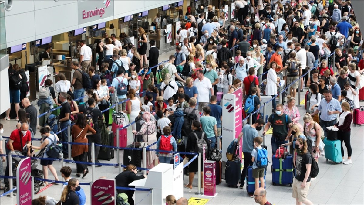 Airport controversy in Germany: Turkish workers did not come #1