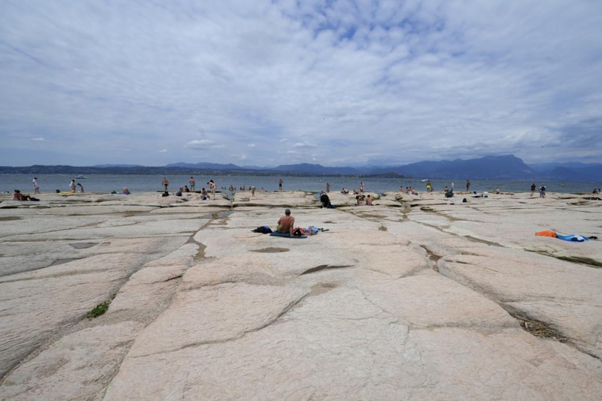 Lake Garda in Italy drops to lowest level in history #4