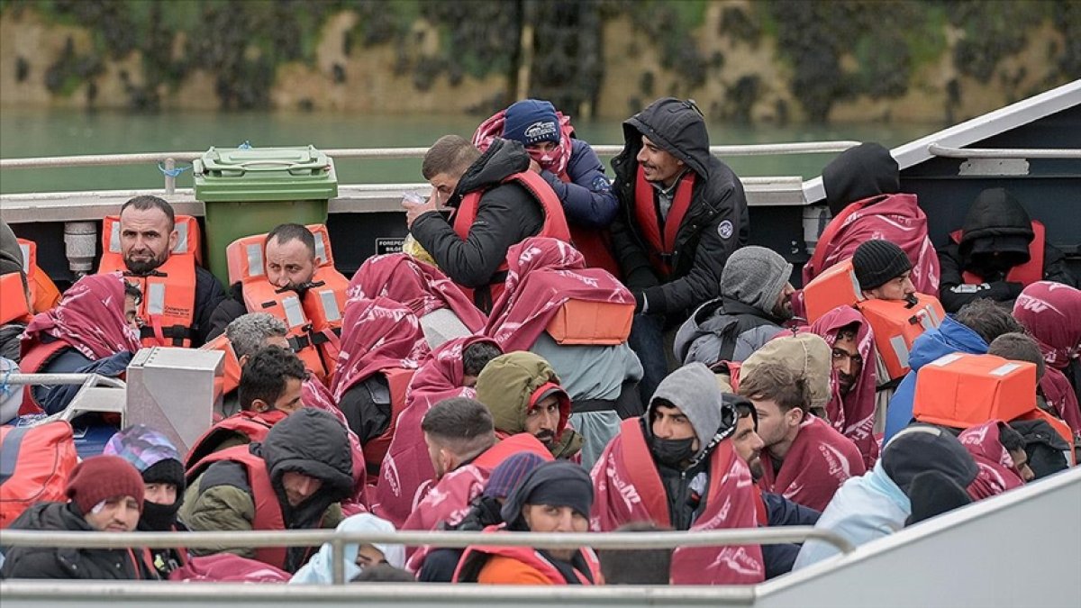 20,000 migrants crossed the English Channel in 2022 #2